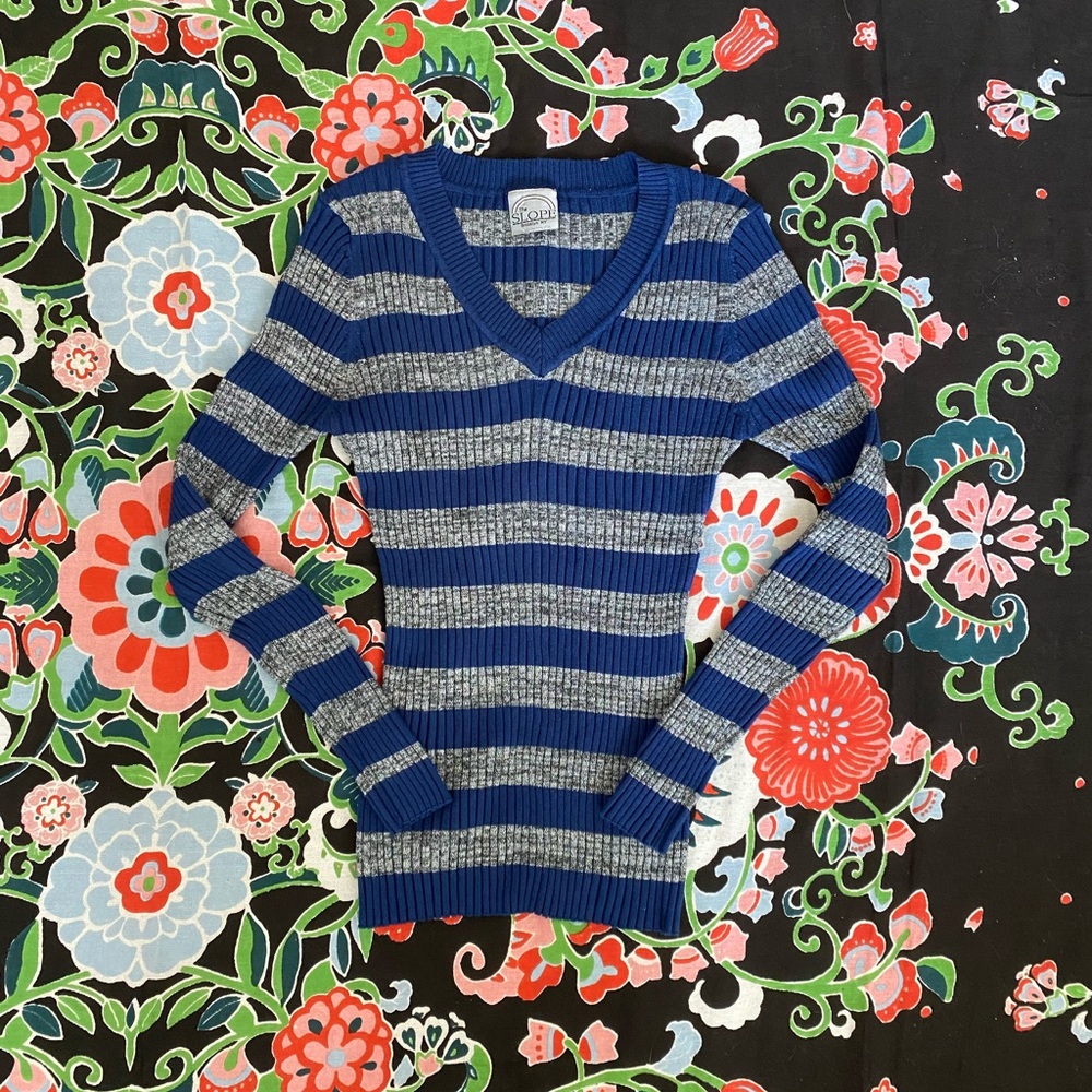 Blue and Gray V-Neck Sweater Classic Knit